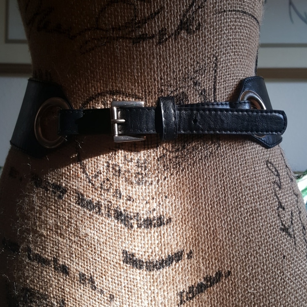 NY&C black and gold accent belt